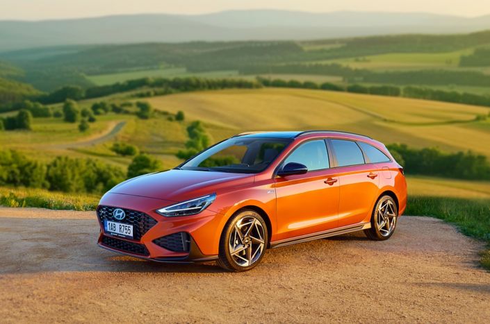 Hyundai i30 opäť najpredávanejší. S MY26 skončí fastback aj atmosférický 4-valec.