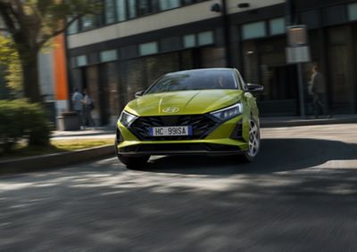 Hyundai i20 parcheggiata