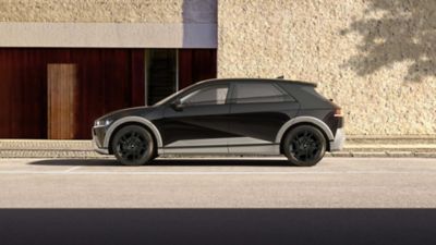 Hyundai IONIQ 5 med tofargede 19-tommers QM01 – Sigbu Black lettmetallfelger. Foto 