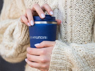 Hyundai thermomok in handen