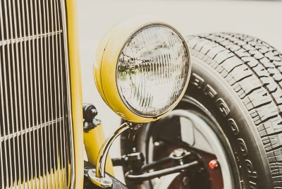 Zbliżenie na lusterko samochodu retro