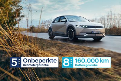 Photo of the touch screen in the dashboard of a Hyundai car.