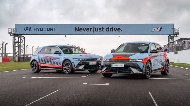 2 IONIQ 5 N on the starting grid of a racetrack