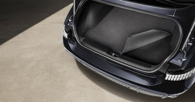 Hyundai IONIQ 6 omkeerbare kofferbakmatten uit de Originele Accessoires-collectie.