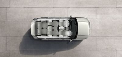 La photo du Hyundai Santa Fe montre ses 10 airbags.