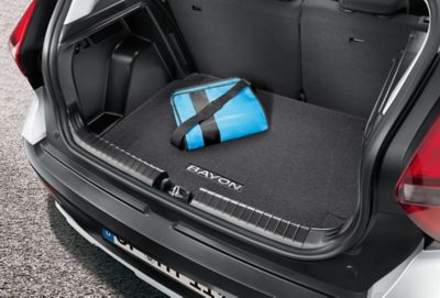 Tapis de coffre du Hyundai Bayon fabriqué à partir de velours de première qualité et avec le logo Bayon.