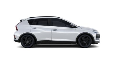 Hyundai BAYON Black Line side view.