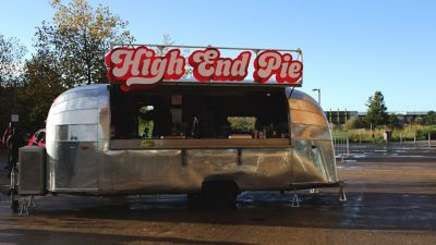 High End Pie food truck.