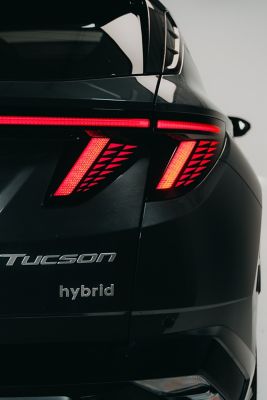 Hyundai TUCSON Hybrid N Line rear lights.