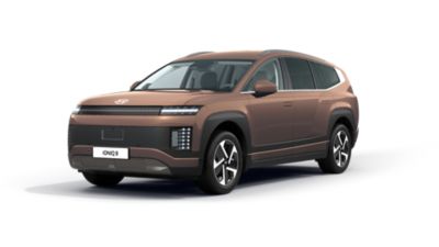 IONIQ 9 med utstyrsnivået Exclusive sett skrått 