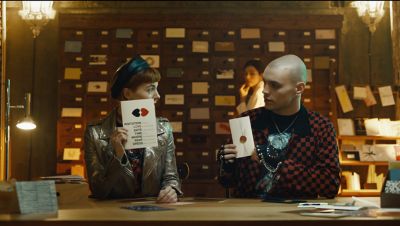 Wedding planner consiglia il miglior biglietto ad una coppia di punk in disaccordo.