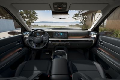 Das Cockpit und die Vordersitze des wasserstoffbetriebenen Hyundai NEXO.