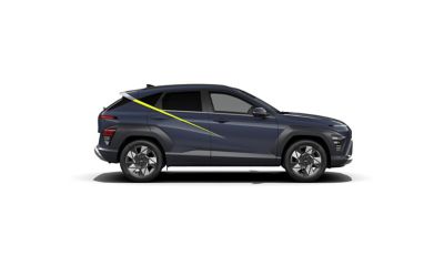 Seitenansicht eines blauen Hyundai KONA. 