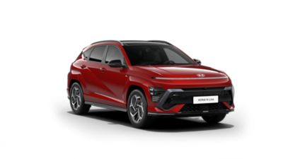 Ein roter Hyundai KONA N Line schräg von vorne gesehen. 