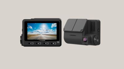Vorder- und Rückansicht einer Hyundai Dashcam.