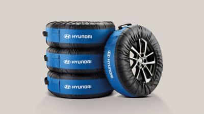 In Reifentaschen verpackte Hyundai Reifen.