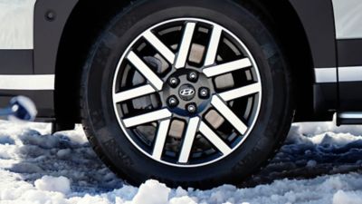 Detailansicht eines Hyundai Winterkomplettrades.