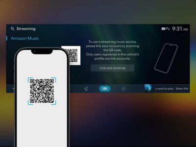 Smarthphone mit QR-Code und der Infotainment-Touchscreen eines Hyundai.