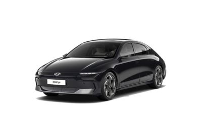 Der Hyundai IONIQ 6 von schräg vorne.