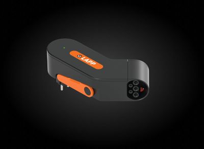 Ein Hyundai Mobility Dock hängt an einer Wandhalterung.