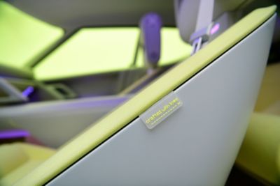 Design-Detail am Vordersitz eines Hyundai Concept THREE.