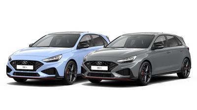 Ein blauer und ein grauer Hyundai i30 N.