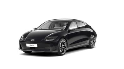 Model IONIQ 6 v černé barvě.