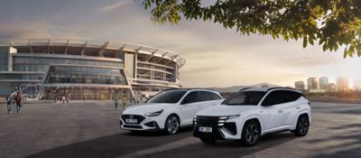 Hyundai TUCSON jedoucí městem.