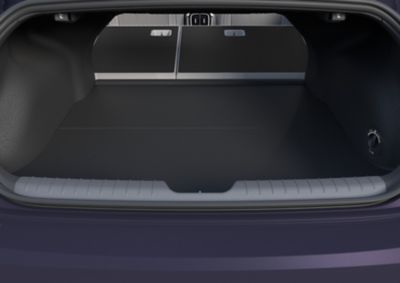 Blick in den Kofferraum eines Hyundai IONIQ 6. 