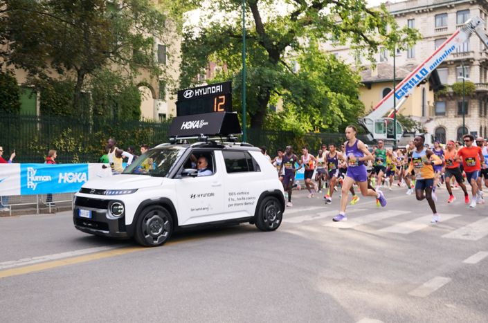Stramilano 2026, Hyundai ha corso con la città meneghina: tanto entusiasmo e partecipazione,  con la presenza di Nuova IONIQ 3 