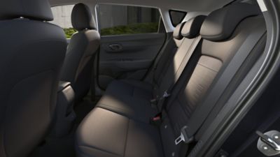 The comfortable and stylish back seats of the Hyundai BAYON. 