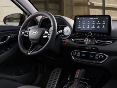 Primer plano del salpicadero del Hyundai i30 N Line.