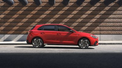 The new i30 Hatchback N Line side skirts feature a dark metal insert.
