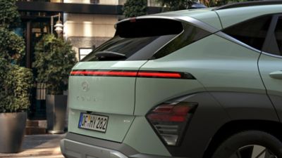 Hyundai KONA 2023 horizon lamp bakre strålkastare baklucka design.