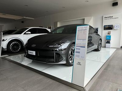 Interno della Concessionaria Grand Prix