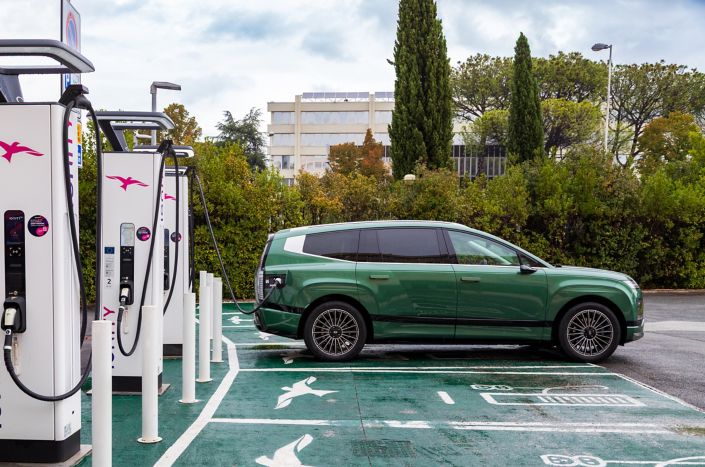 Charge myHyundai: il capillare servizio  di ricarica è ancor più vantaggioso 