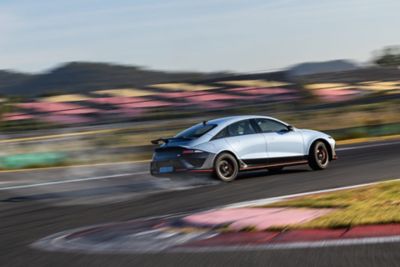 IONIQ 6 N na závodní trati.