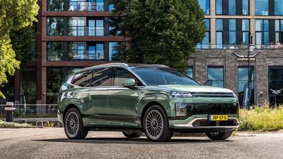 AD IONIQ 9 rijtest thumbnail