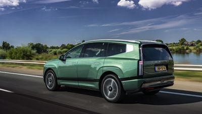 Rijtest IONIQ 9 AutoRAI thumbnail