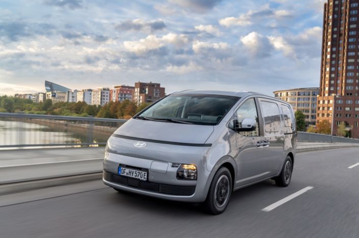 Ab sofort bestellbar: Hyundai steigt mit dem neuen STARIA Cargo Elektro in das Nutzfahrzeuggeschäft ein