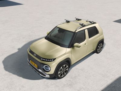 Hyundai INSTER met dakdrager.
