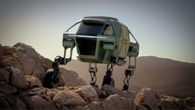 Hyundai Elevate walking car che naviga in un campo di massi