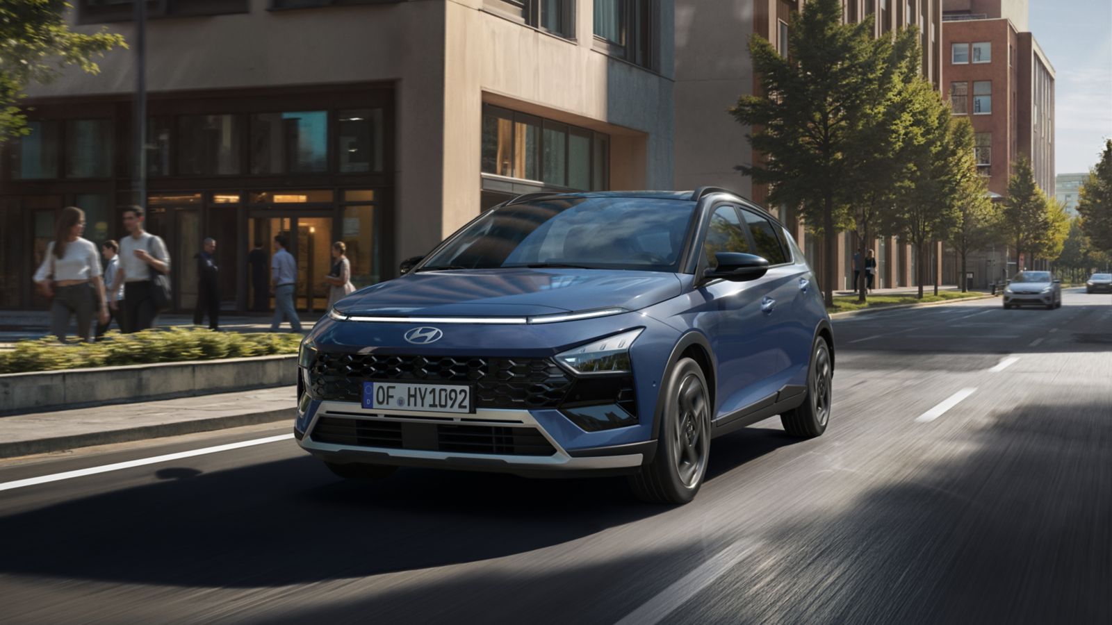 Modrý Hyundai Bayon jazdiaci na ceste