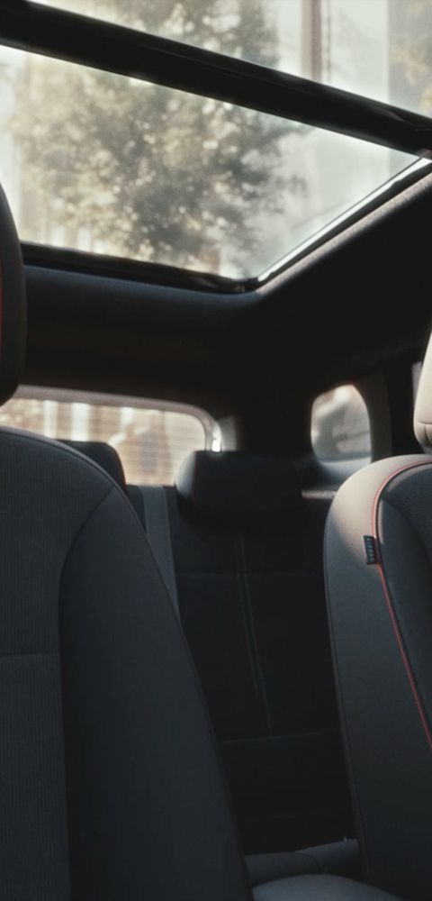 View of the Hyundai BAYON N Line front seats and passenger cabin.