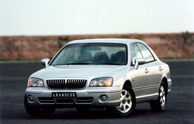 De derde generatie Hyundai Grandeur, in Nederland geleverd als XG.