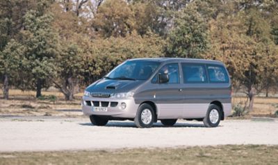 Personenbus-uitvoering eerste generatie Hyundai H-1.
