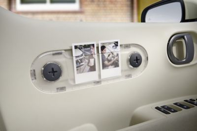 Fotolijstje in voorportier Hyundai INSTER.