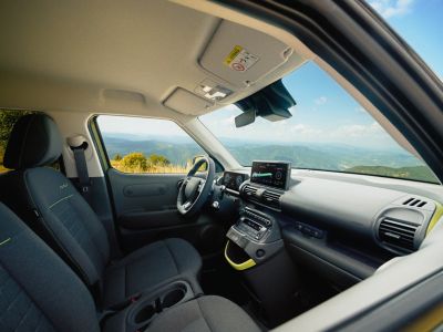 Hyundai INSTER Cross trim featuring specially designed bumpers and a rugged skid plate.