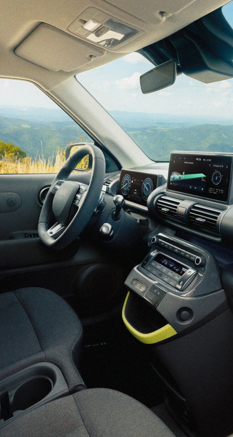  A front veiw of HYUNDAI INSTER Cross electic car.
