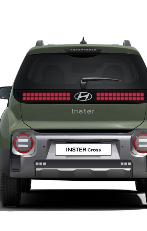  The rear view of the Hyundai INSTER Cross small electric car.